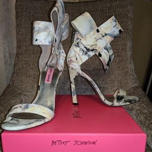 Betsey Johnson pumps